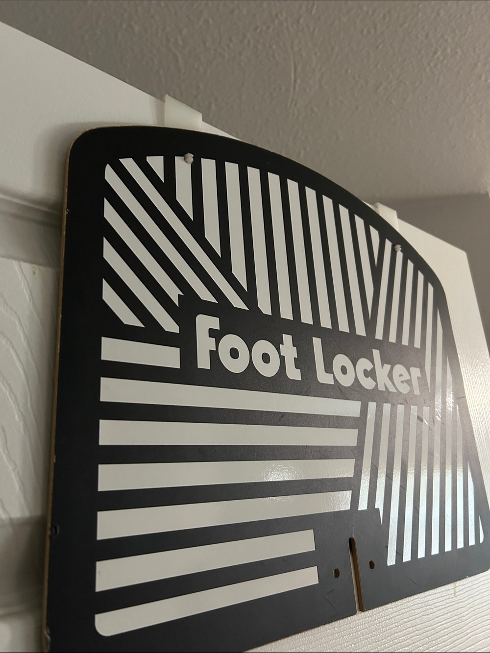 Footlocker Basketball Hoop & Net - Picture 4 of 10